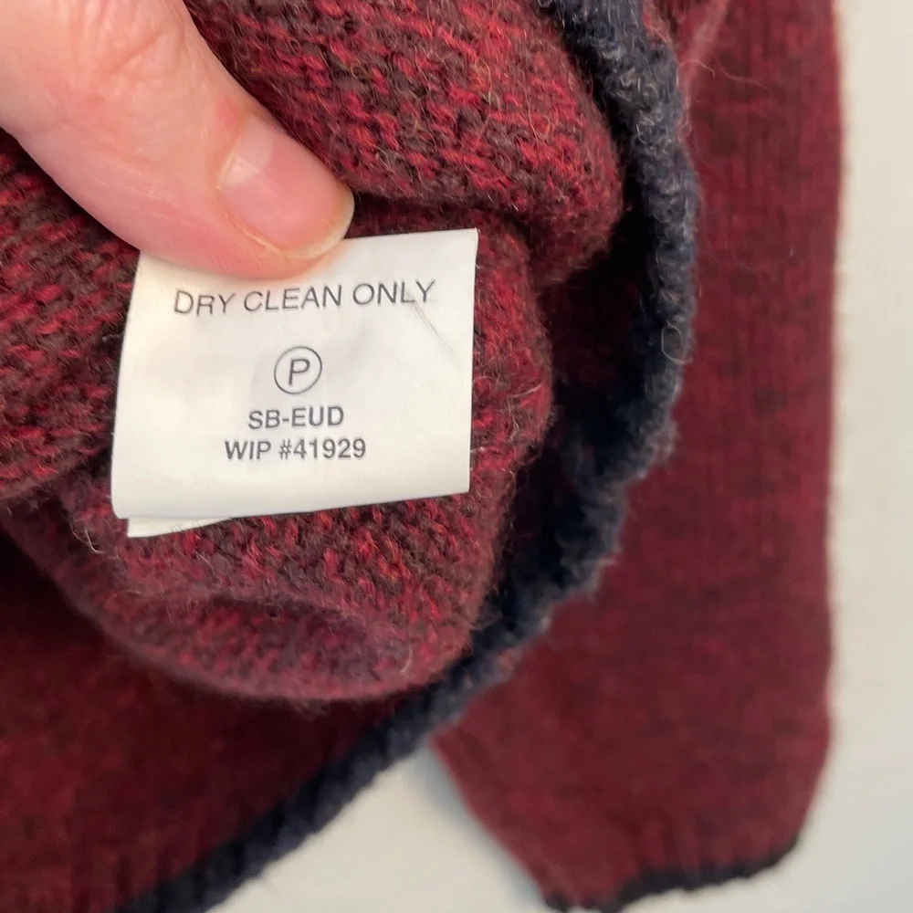 Woolrich Men's Deep Red Crewneck Sweater size medium Wool Blend